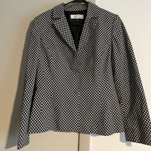 Vintage flower, Tahari S. Levine Blazer 
Size 10